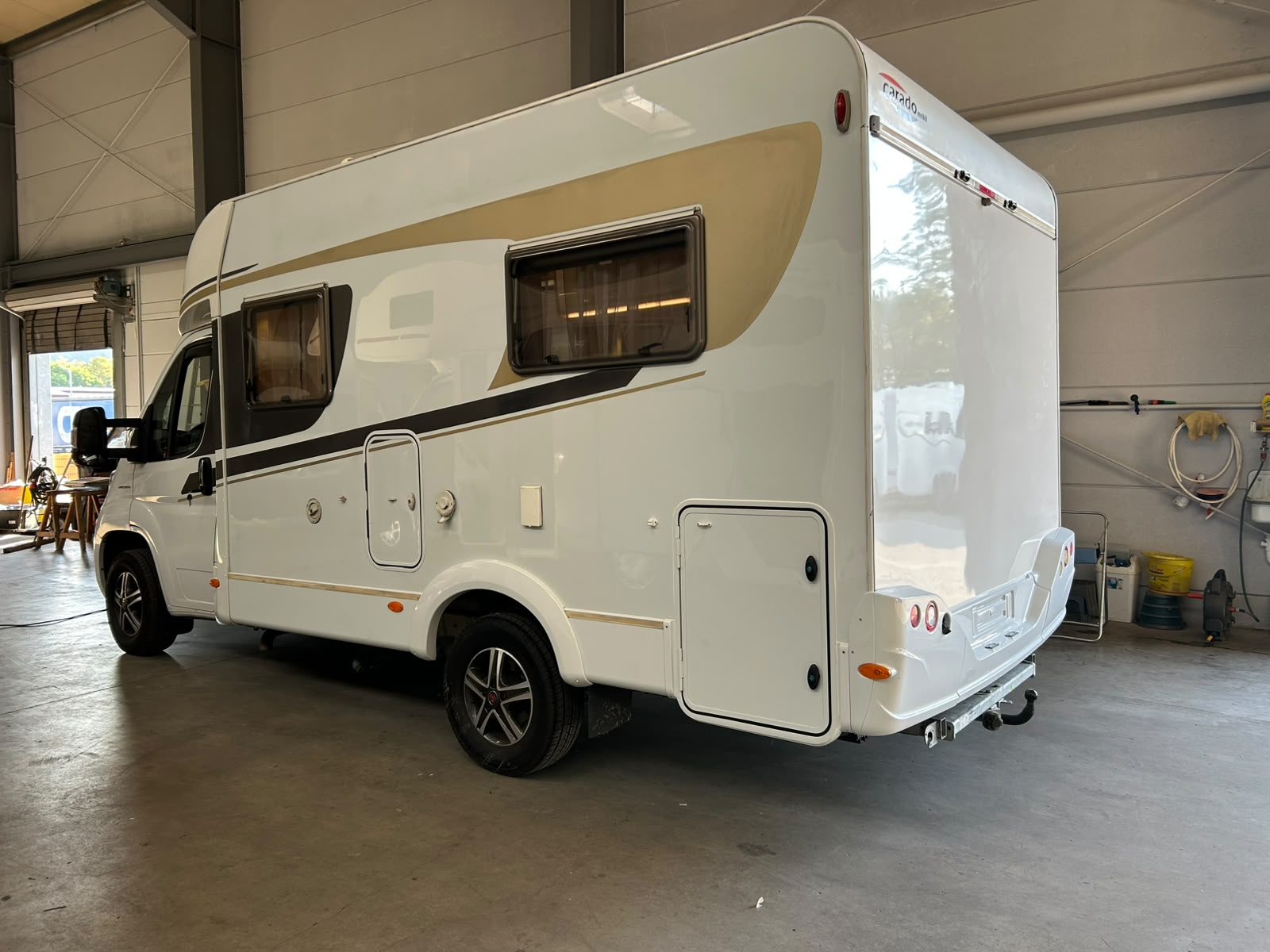 Nachher: Unfallschaden Reparatur Wohnmobil Vorher-Nachher