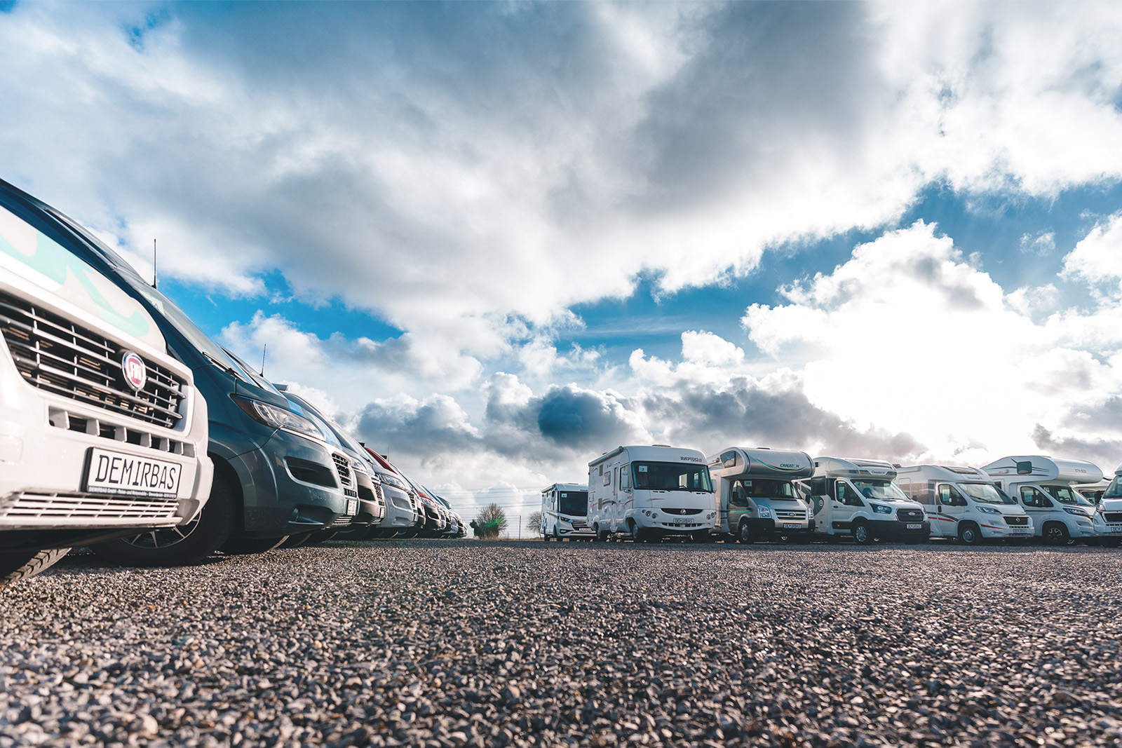 Wohnmobile bei DEMIRBAS GmbH in Grevenbroich
